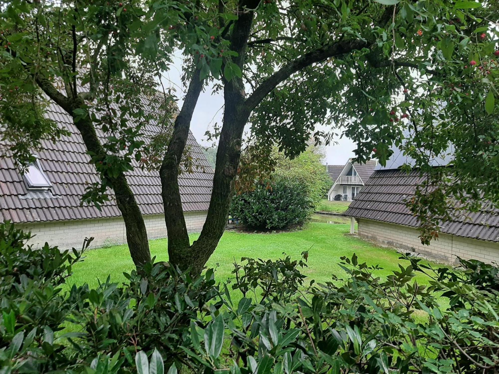 Holiday home Stijlvol Aan De Visvijver *